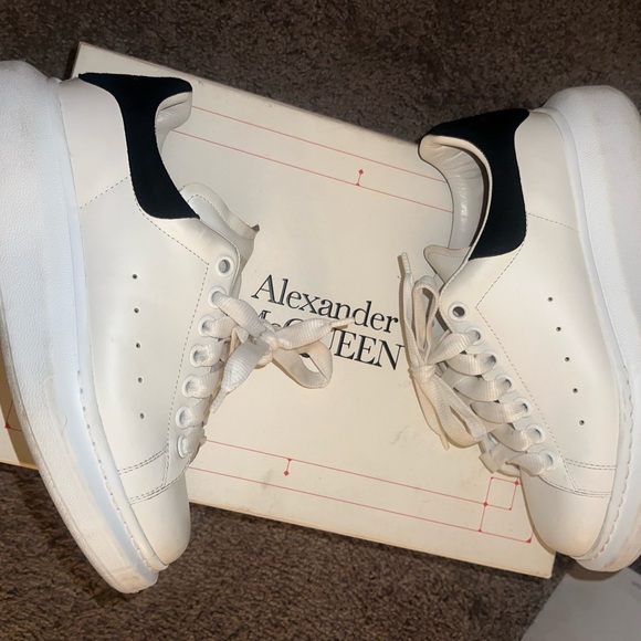 Alexander McQueen White Sneakers - Picture 4 of 7